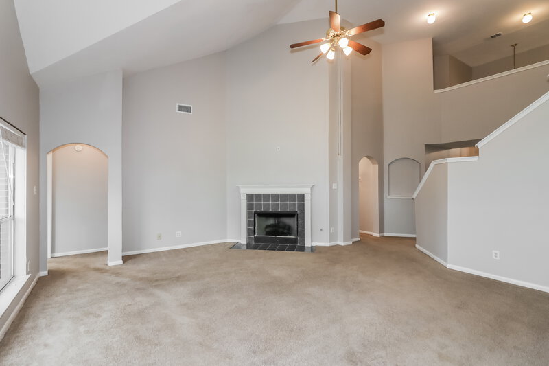 2,315/Mo, 4619 Twin Elm Dr Fresno, TX 77545 Family Room View 2
