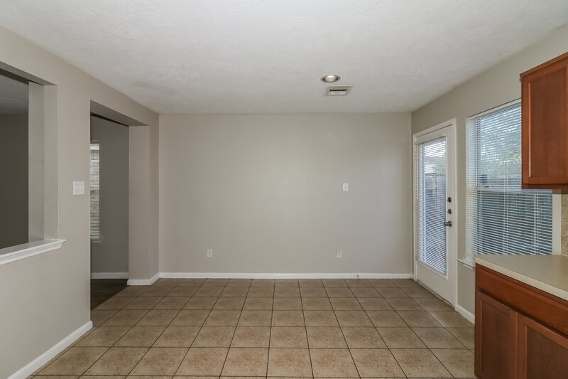 1,600/Mo, 8107 Sanders Glen Ln Humble, TX 77338 Dining Room View