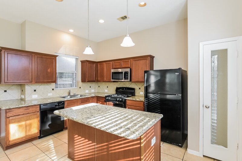 2,180/Mo, 8223 Gran Villa Dr Cypress, TX 77433 Kitchen View