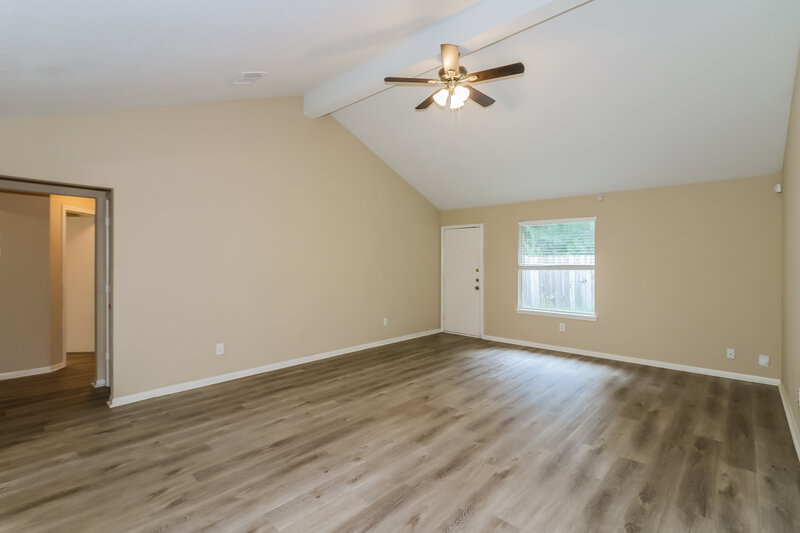 2,140/Mo, 10902 Ivy Park Houston, TX 77075 Living Room View