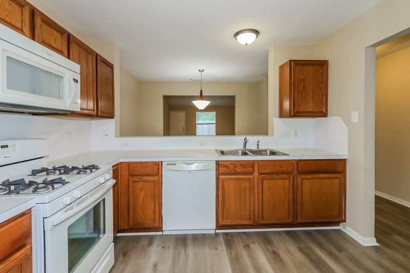 2,140/Mo, 10902 Ivy Park Houston, TX 77075 Kitchen View