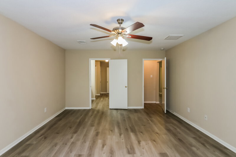 2,140/Mo, 10902 Ivy Park Houston, TX 77075 Main Bedroom View 2
