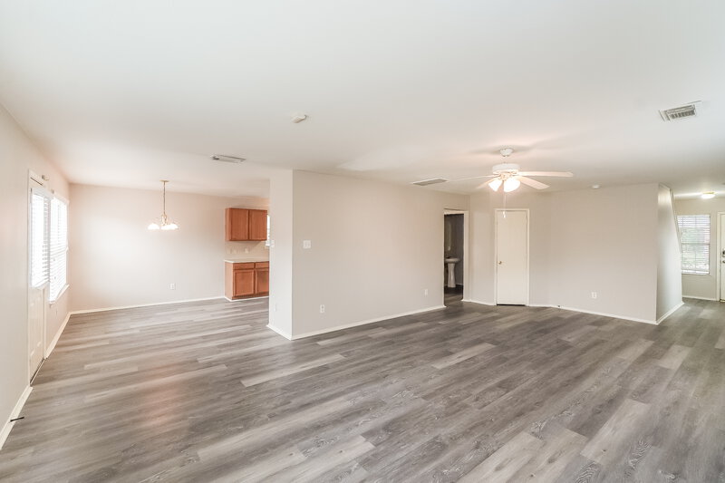 2,020/Mo, 13115 Grassy Briar Ln Houston, TX 77085 Living Room View