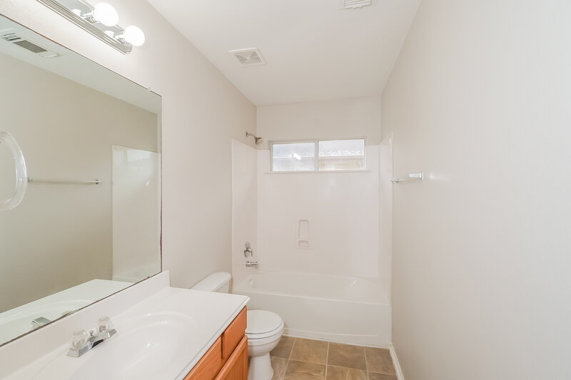2,020/Mo, 13115 Grassy Briar Ln Houston, TX 77085 Bathroom View