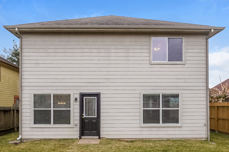2,020/Mo, 13115 Grassy Briar Ln Houston, TX 77085 Rear View