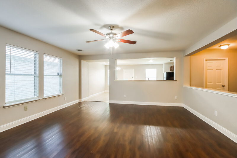 2,085/Mo, 19715 Hollington Dr Tomball, TX 77375 Living Room View