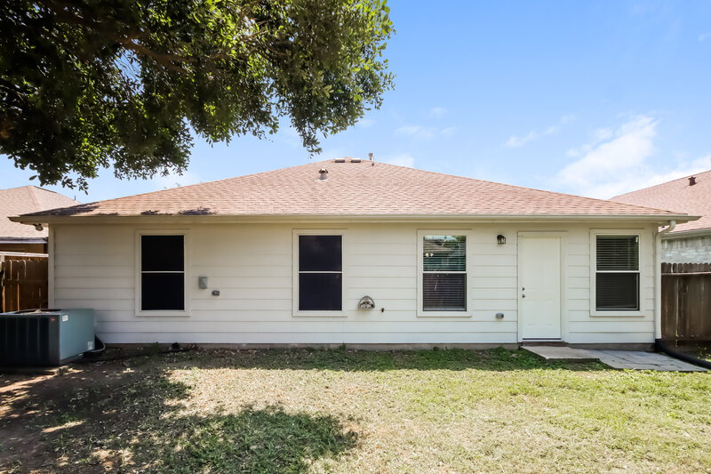 2,085/Mo, 19715 Hollington Dr Tomball, TX 77375 Rear View