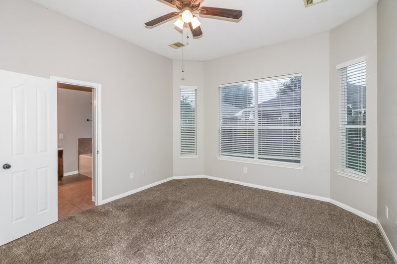 2,250/Mo, 20130 Niagara Falls Dr Tomball, TX 77375 Main Bedroom View