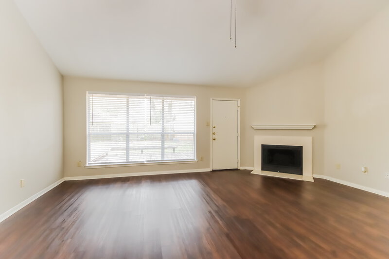 1,950/Mo, 2614 Sherwood Hollow Ln Kingwood, TX 77339 Living Room View