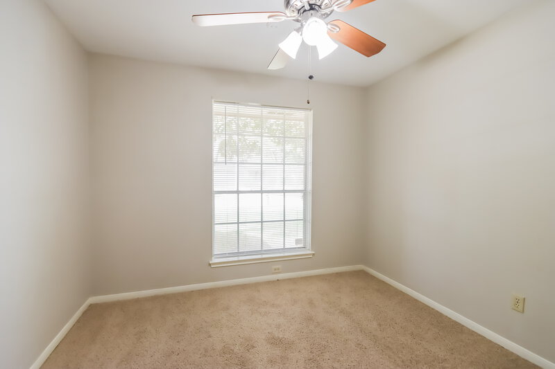 1,950/Mo, 2614 Sherwood Hollow Ln Kingwood, TX 77339 Bedroom View