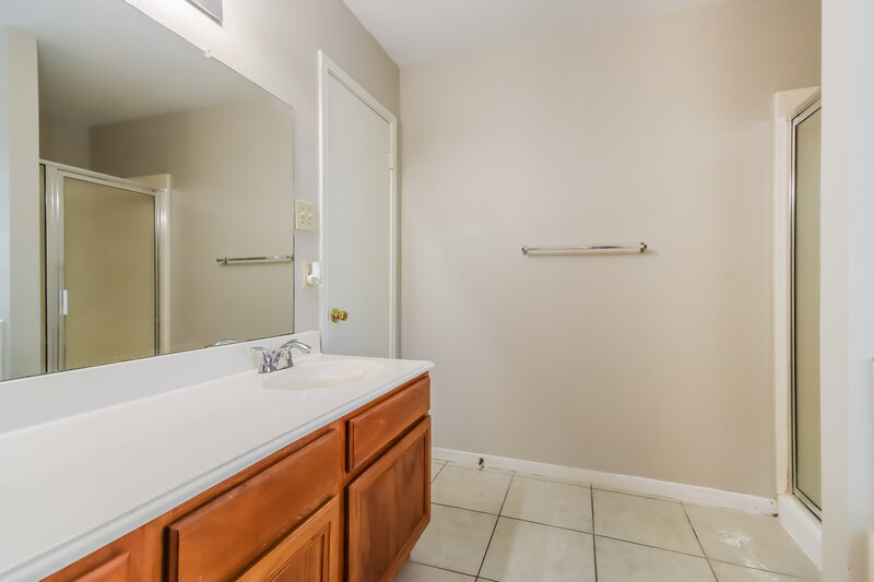 1,950/Mo, 2614 Sherwood Hollow Ln Kingwood, TX 77339 Bathroom View