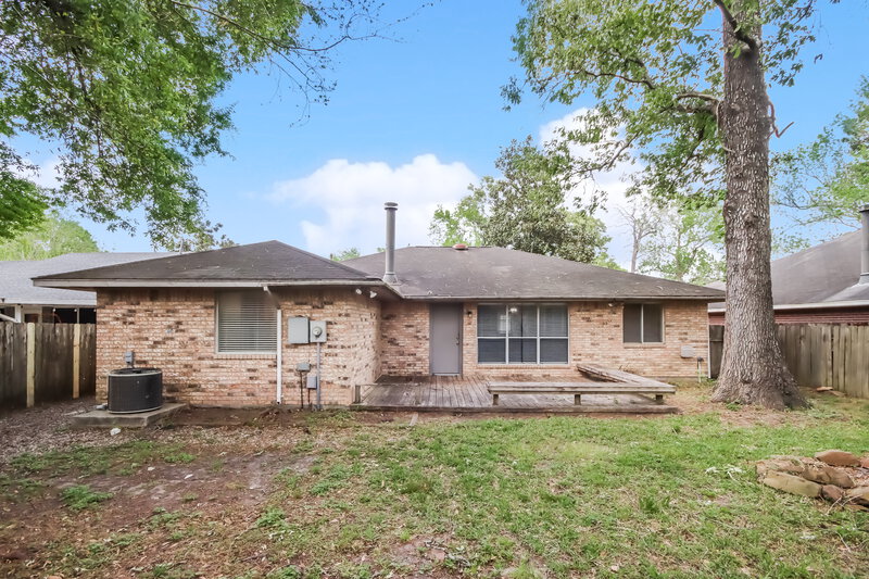 1,950/Mo, 2614 Sherwood Hollow Ln Kingwood, TX 77339 Rear View