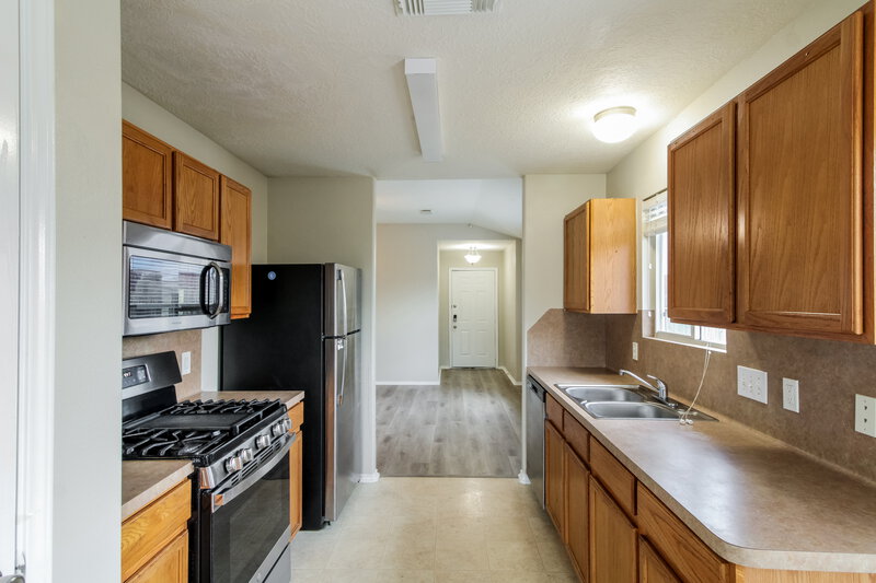 1,810/Mo, 8911 Grackle Run Ln Humble, TX 77338 Kitchen View