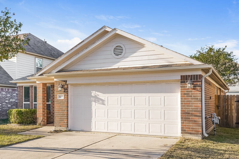 2,030/Mo, 5015 Fair Oak Dale Ln Humble, TX 77346 Front View 2