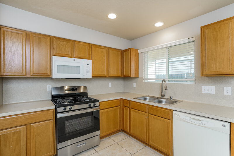 2,030/Mo, 5015 Fair Oak Dale Ln Humble, TX 77346 Kitchen View 2