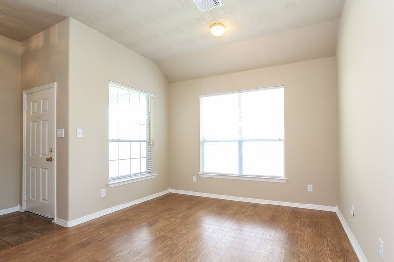 2,015/Mo, 3034 Peerless Pass Ct Spring, TX 77373 Living Room View 2