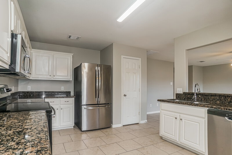 1,830/Mo, 4518 Nueces River Loop Spring, TX 77386 Kitchen View 2