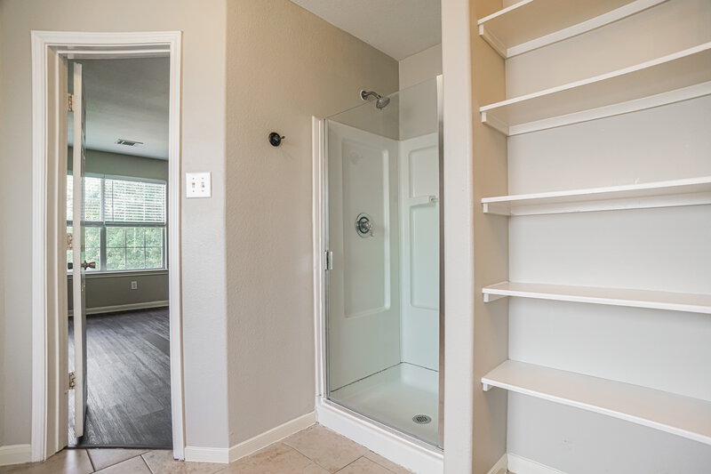 1,830/Mo, 4518 Nueces River Loop Spring, TX 77386 Main Bathroom View 2