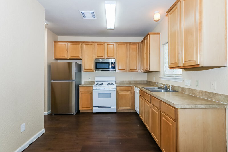 1,930/Mo, 19906 Mason Creek Dr Katy, TX 77449 Kitchen View 2