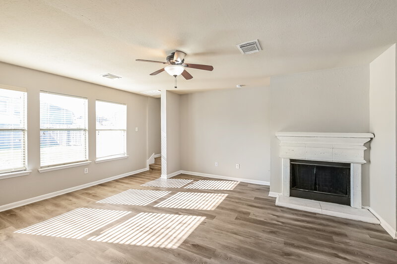 1,880/Mo, 8214 Sanders Glen Ln Humble, TX 77338 Living Room View