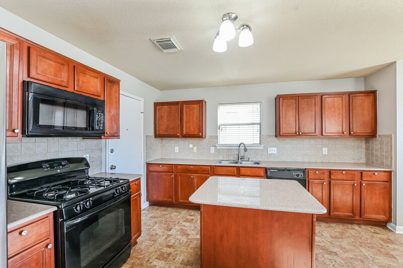 1,880/Mo, 8214 Sanders Glen Ln Humble, TX 77338 Kitchen View