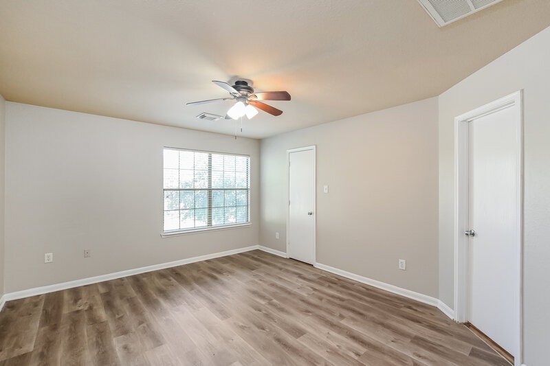 1,880/Mo, 8214 Sanders Glen Ln Humble, TX 77338 Main Bedroom View