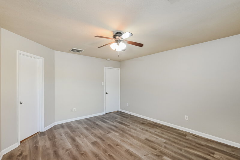 1,880/Mo, 8214 Sanders Glen Ln Humble, TX 77338 Main Bedroom View 2