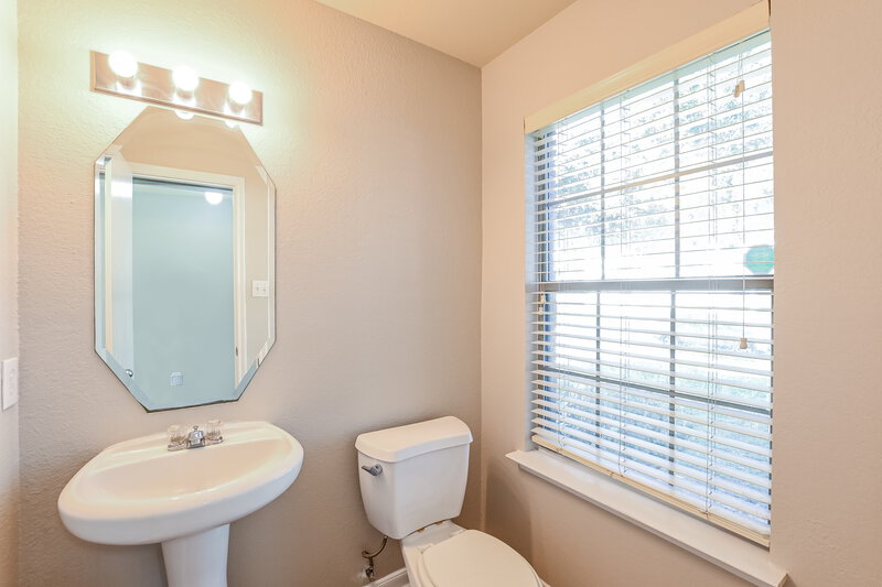 1,880/Mo, 8214 Sanders Glen Ln Humble, TX 77338 Powder Room View