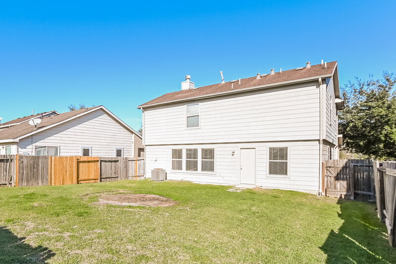 1,880/Mo, 8214 Sanders Glen Ln Humble, TX 77338 Rear View