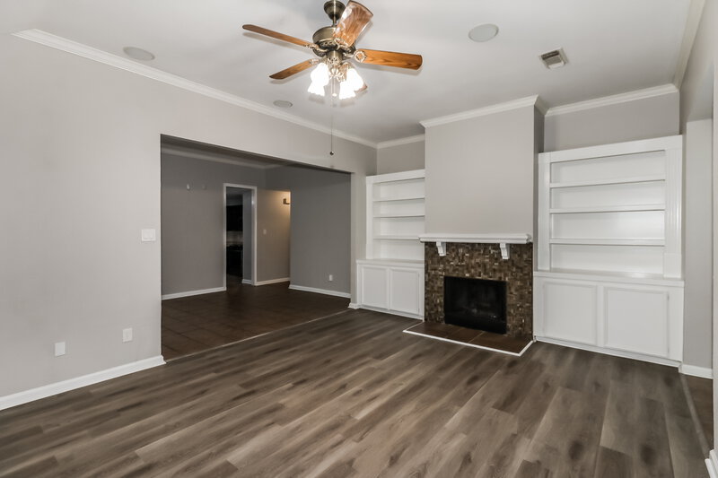 2,005/Mo, 21023 Southern Colony Ct Katy, TX 77449 Living Room View 2