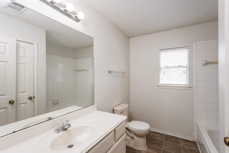 2,055/Mo, 17902 Scenic Oaks Dr Richmond, TX 77407 Bathroom View