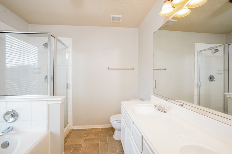 1,830/Mo, 3930 Elm Stream Ct Fresno, TX 77545 Main Bathroom View