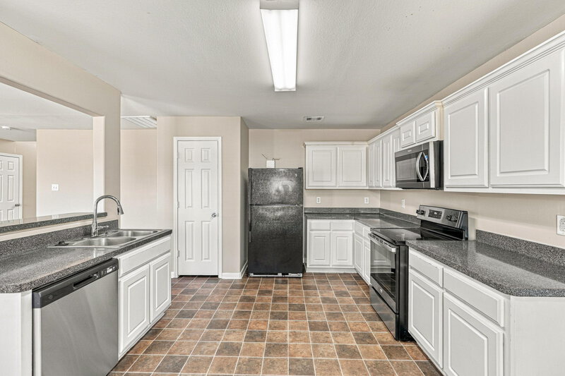 1,885/Mo, 4419 Thistle Pond Ct Richmond, TX 77469 Kitchen View 2