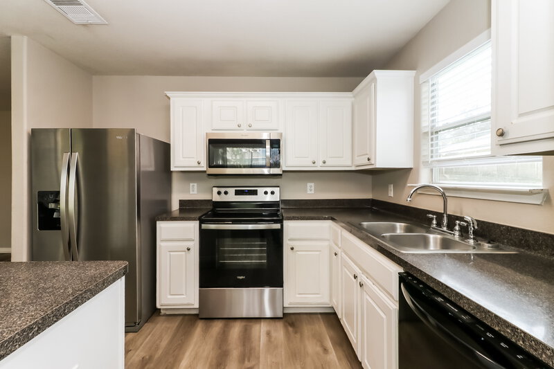 1,900/Mo, 6823 Dawn Bloom Ln Richmond, TX 77469 Kitchen View 2