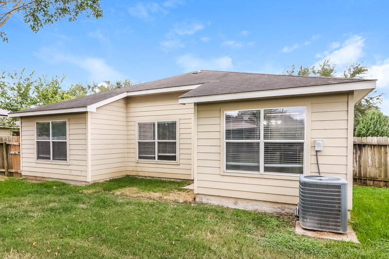 1,900/Mo, 6823 Dawn Bloom Ln Richmond, TX 77469 Rear View