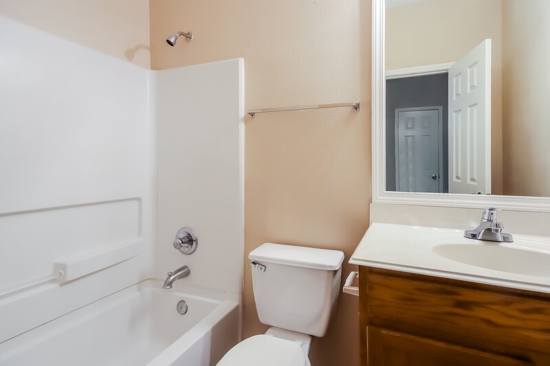 2,075/Mo, 26614 Marble Falls Bnd Katy, TX 77441 Bathroom View 2