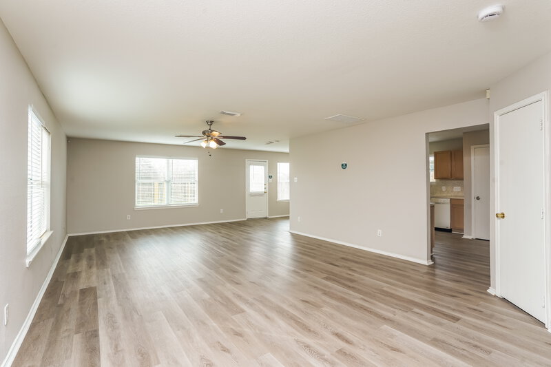 2,170/Mo, 13130 Pine Thicket Ln Houston, TX 77085 Living Room View