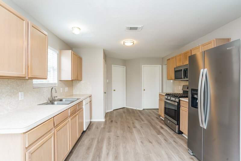 2,170/Mo, 13130 Pine Thicket Ln Houston, TX 77085 Kitchen View
