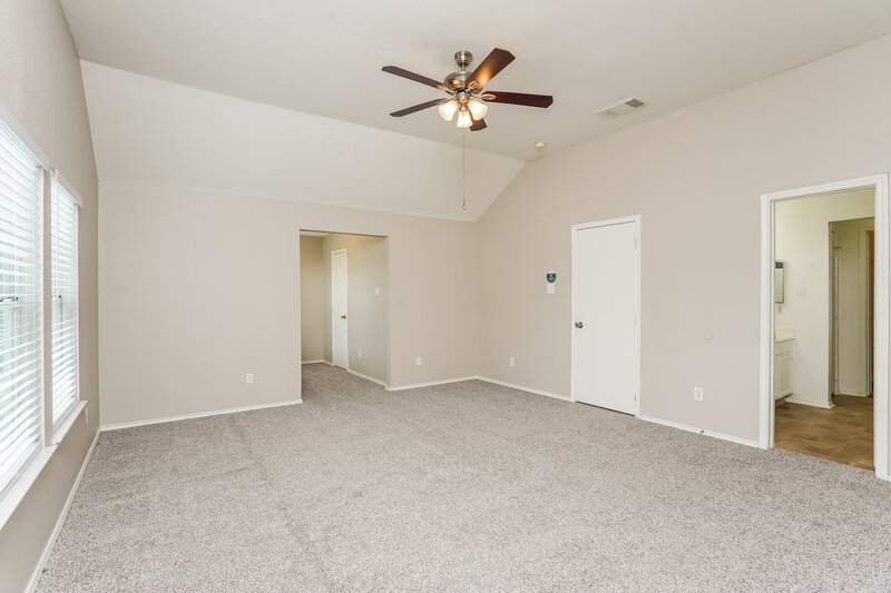 2,170/Mo, 13130 Pine Thicket Ln Houston, TX 77085 Main Bedroom View 2