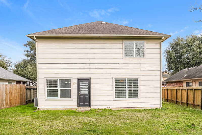 2,170/Mo, 13130 Pine Thicket Ln Houston, TX 77085 Rear View