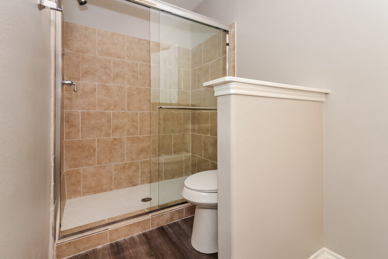 1,895/Mo, 18215 Olive Leaf Dr Houston, TX 77084 Bathroom View