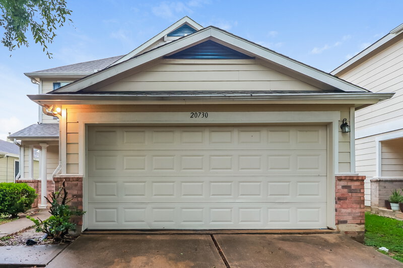 0/Mo, 20730 Dickinson Manor Ln Cypress, TX 77433 External View