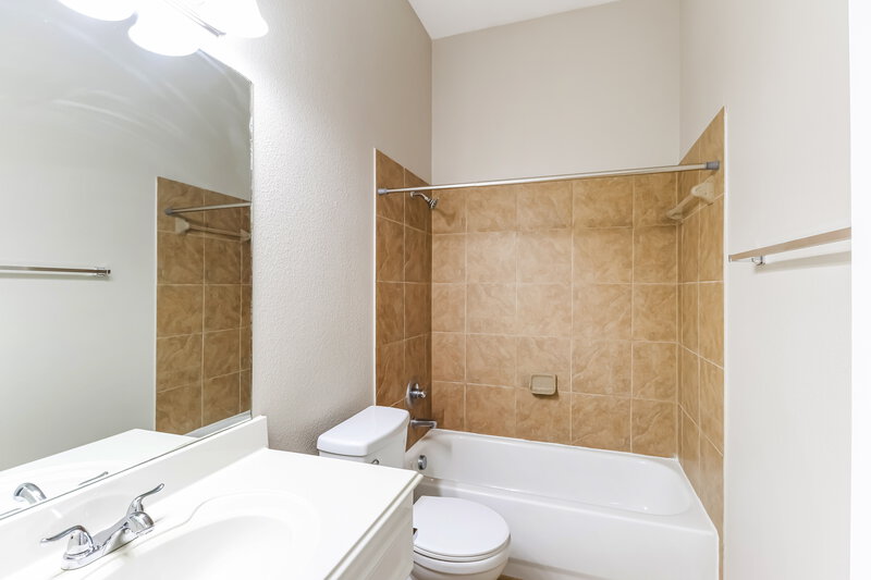 1,905/Mo, 2606 Winding Creek Way Conroe, TX 77385 Bathroom View