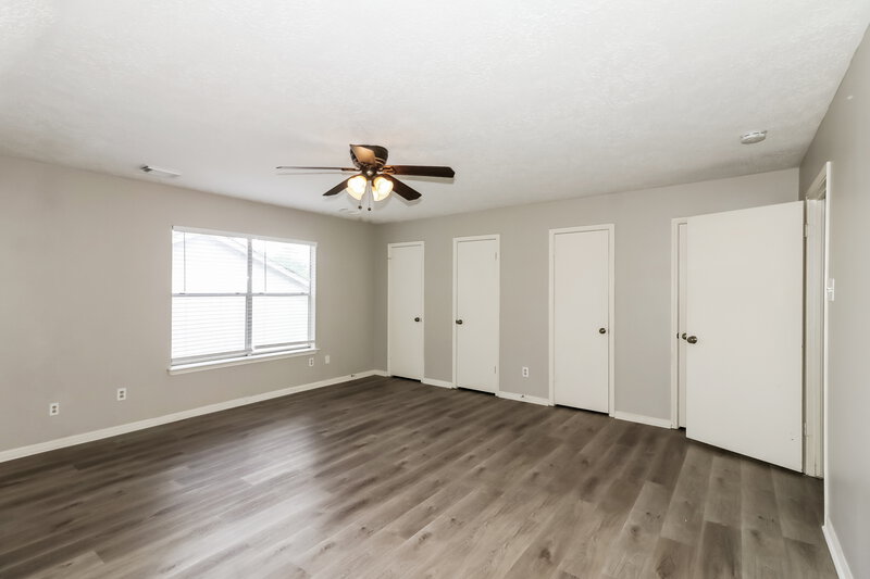 2,475/Mo, 4635 Linden Pl Pearland, TX 77584 Living Room View