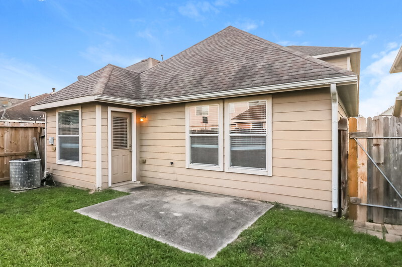 2,155/Mo, 10834 Waterfern Ct Houston, TX 77064 Rear View