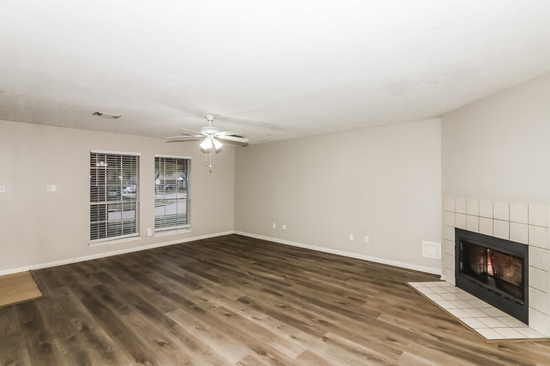 0/Mo, 6803 Hedgewick Dr Houston, TX 77084 Living Room View