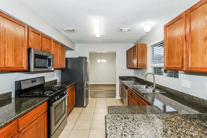 0/Mo, 6803 Hedgewick Dr Houston, TX 77084 Kitchen View 2