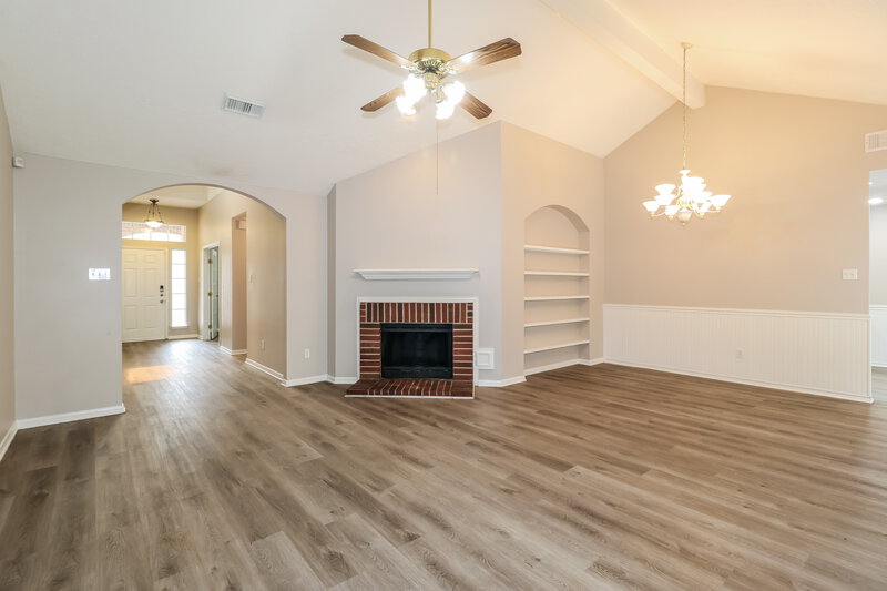 2,065/Mo, 3727 Liles Ln Humble, TX 77396 Living Room View 2