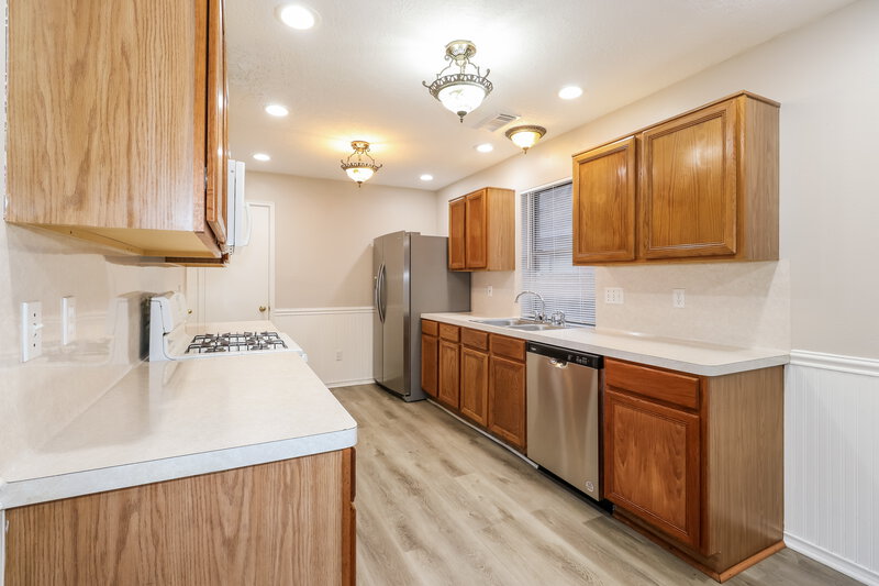 2,065/Mo, 3727 Liles Ln Humble, TX 77396 Kitchen View 2