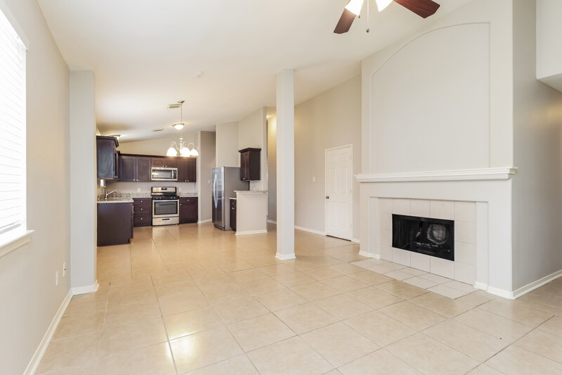 2,080/Mo, 5507 Golden Hollow Ct Spring, TX 77373 Living Room View 3